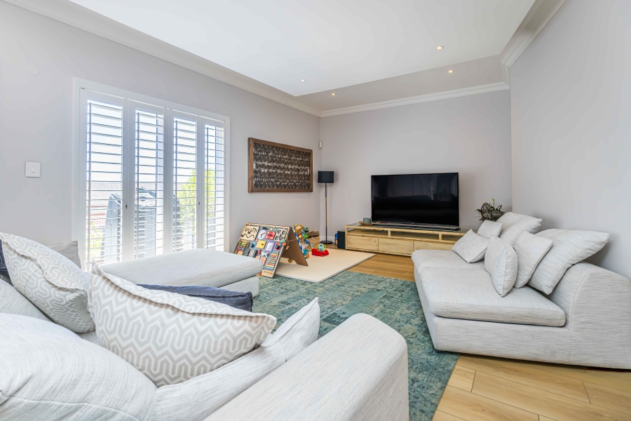 4 Bedroom Property for Sale in Sea Point Western Cape